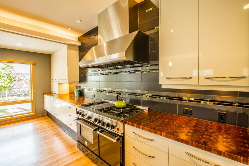 Illustration for article titled Someone give me half a million dollars so I can buy this kitchen, please